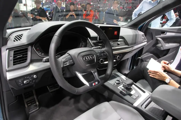 Audi Q5 foto live - Salone di Parigi 2016  - 4