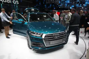 Audi Q5 foto live - Salone di Parigi 2016 