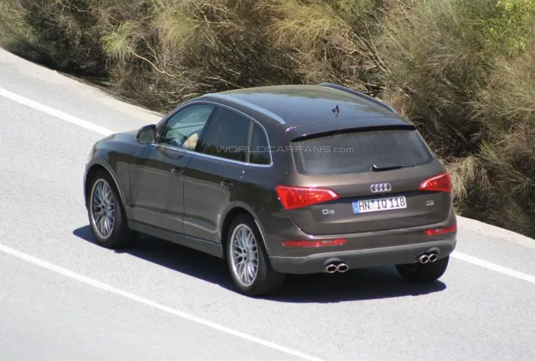 Audi Q5 sportiva foto spia - 2