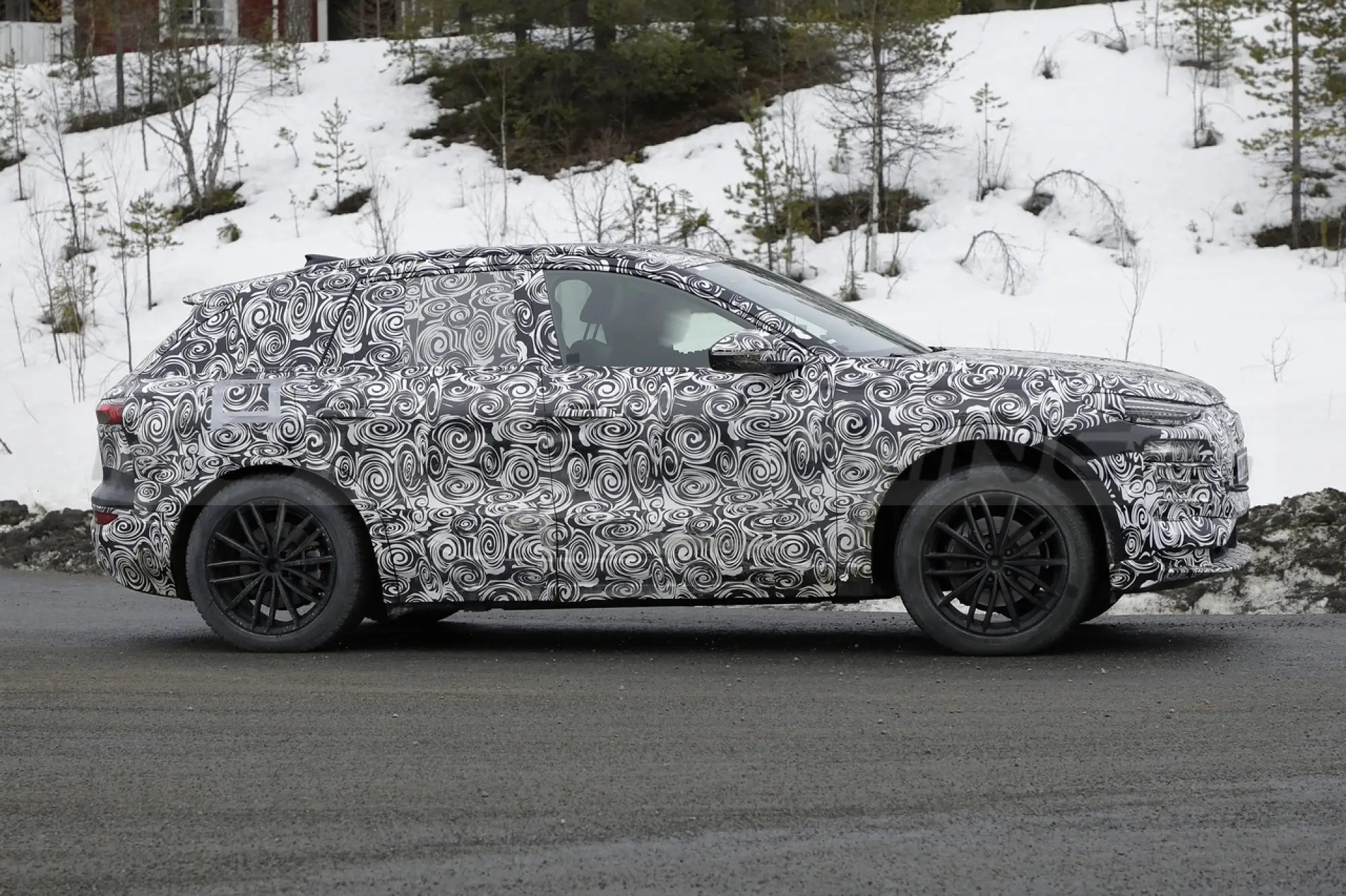 Audi Q6 e-tron - Foto Spia 30-03-2022 - 14