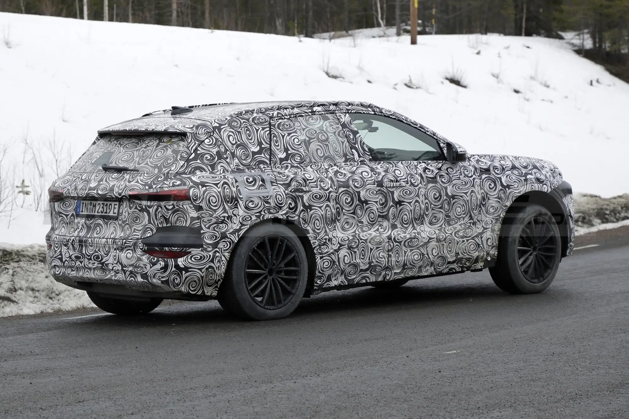 Audi Q6 e-tron - Foto Spia 30-03-2022 - 1