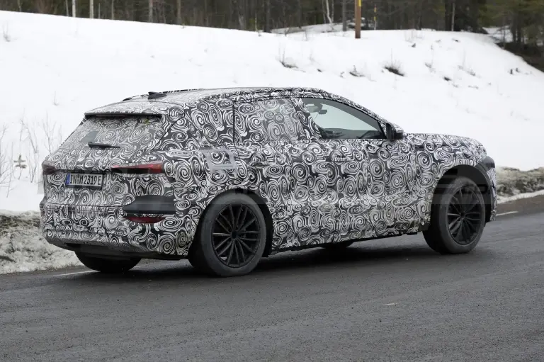 Audi Q6 e-tron - Foto Spia 30-03-2022 - 1
