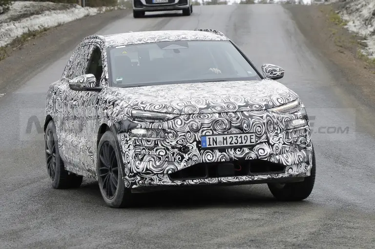 Audi Q6 e-tron - Foto Spia 30-03-2022 - 7