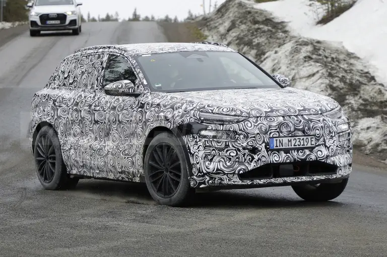 Audi Q6 e-tron - Foto Spia 30-03-2022 - 6