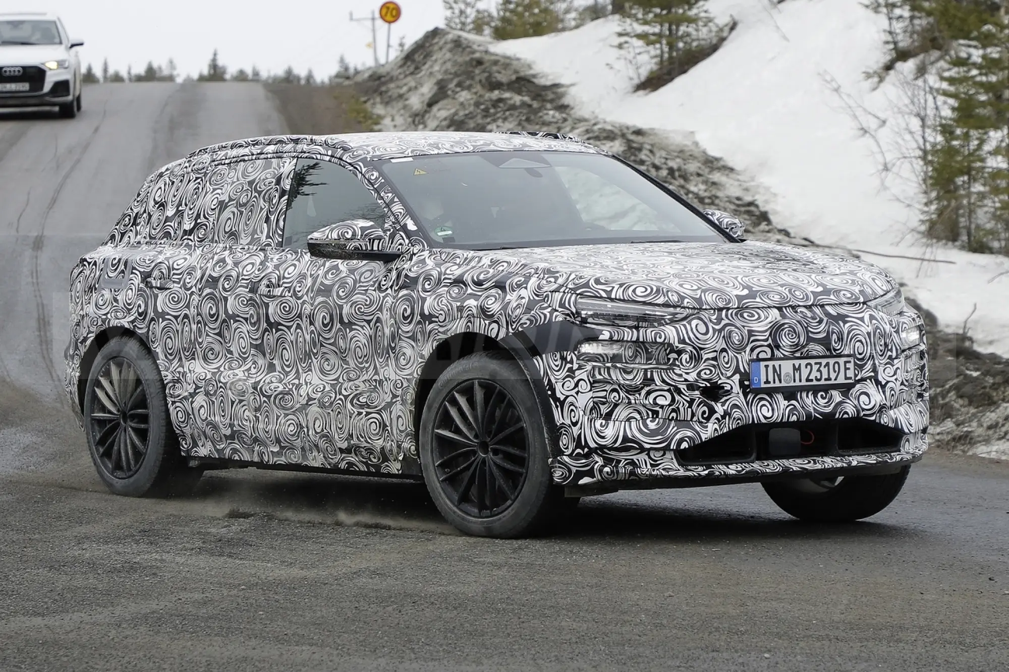Audi Q6 e-tron - Foto Spia 30-03-2022 - 10