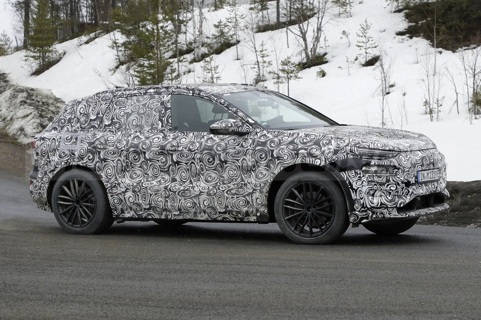 Audi Q6 e-tron - Foto Spia 30-03-2022 - 11