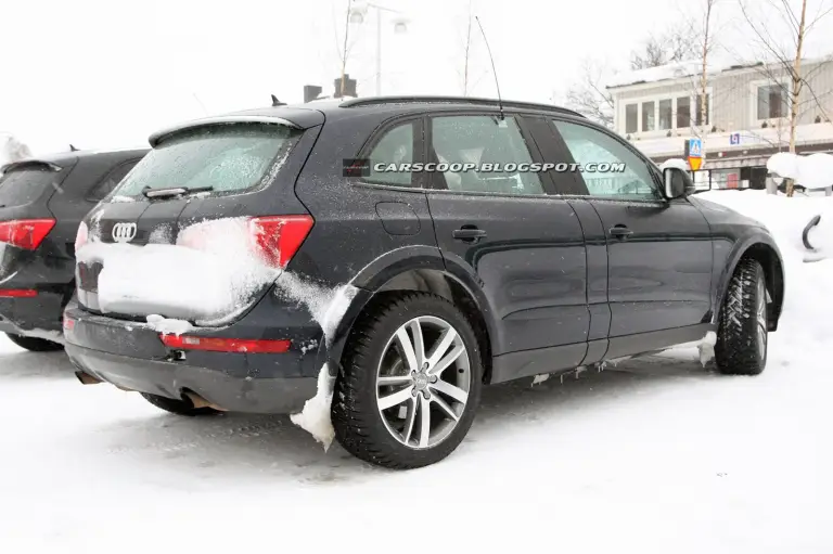 Audi Q6 foto spia marzo 2012 - 2