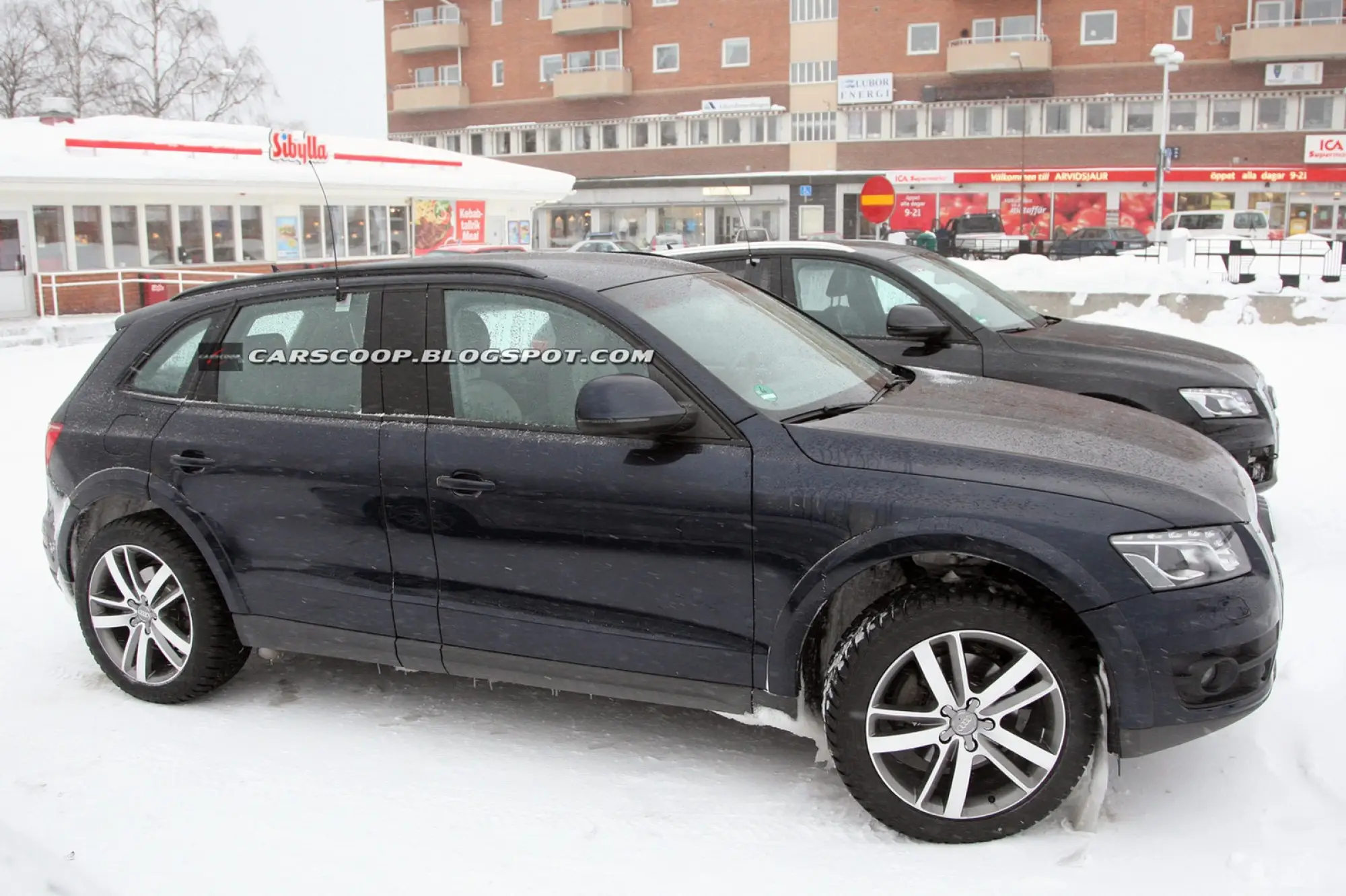 Audi Q6 foto spia marzo 2012 - 3