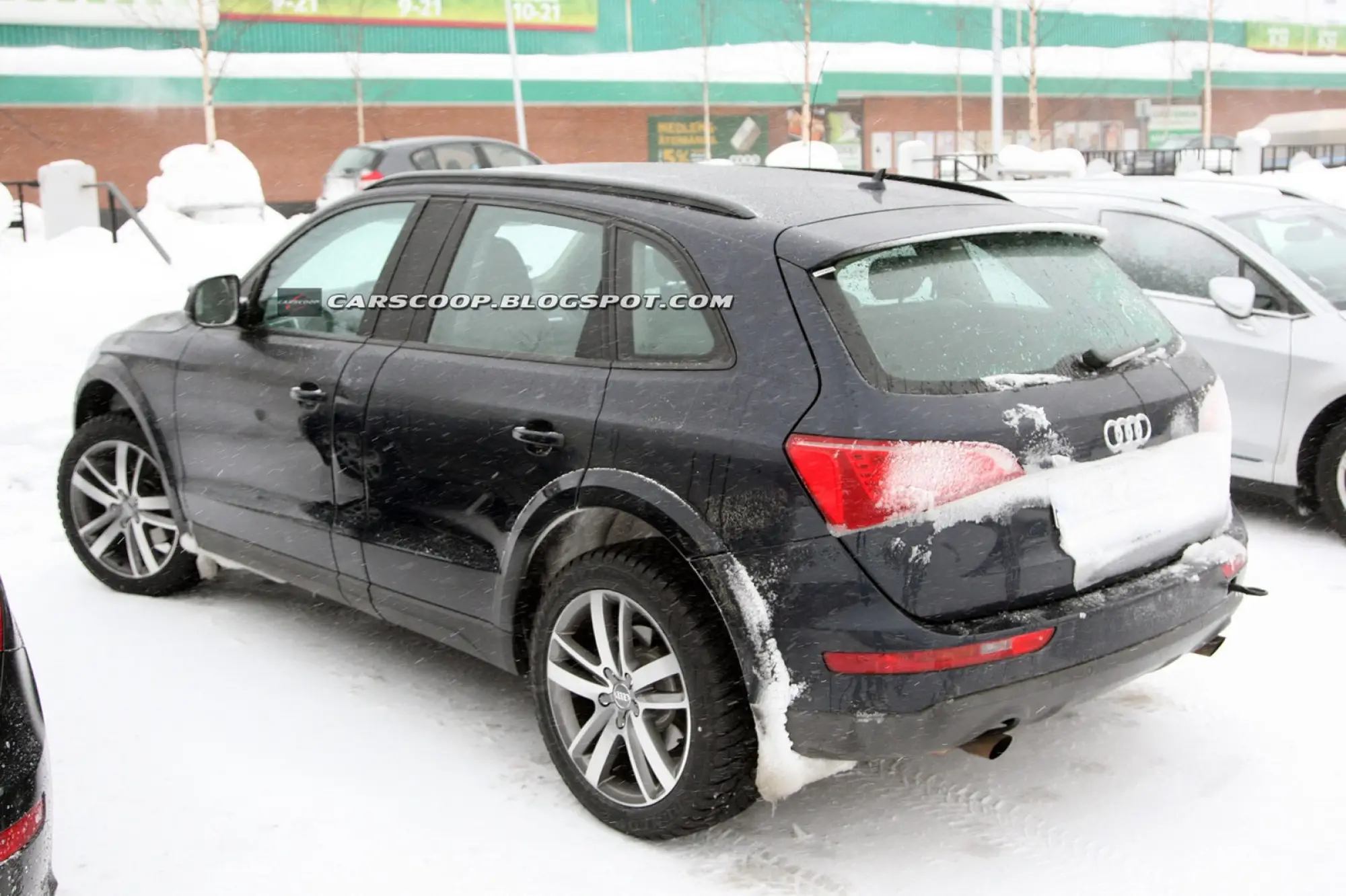 Audi Q6 foto spia marzo 2012 - 4