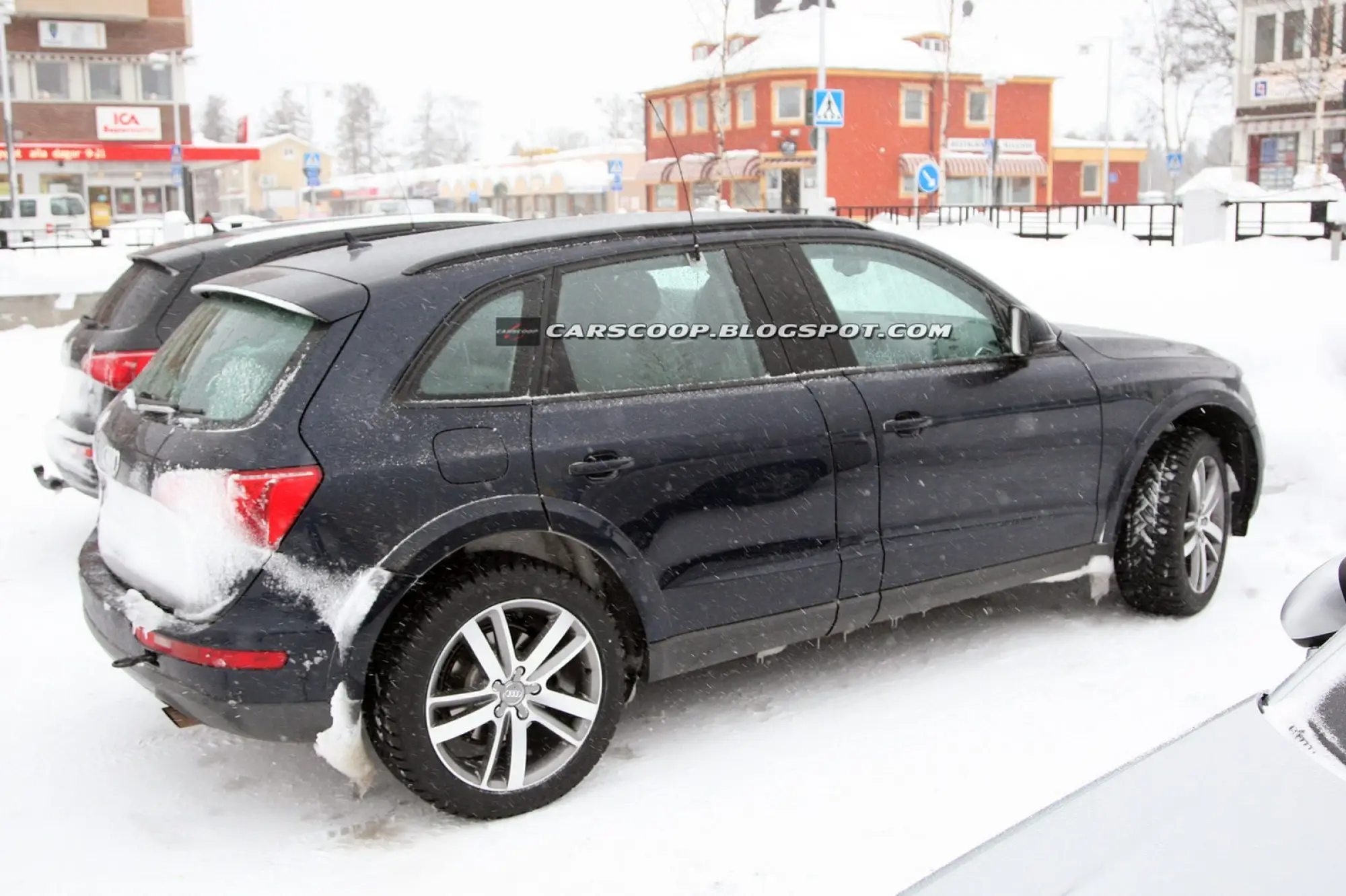 Audi Q6 foto spia marzo 2012 - 5
