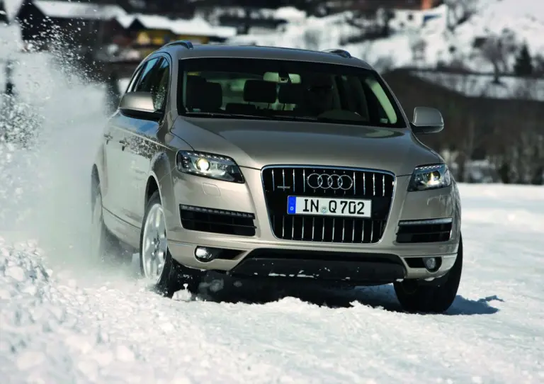 Audi Q7 2010 - 4