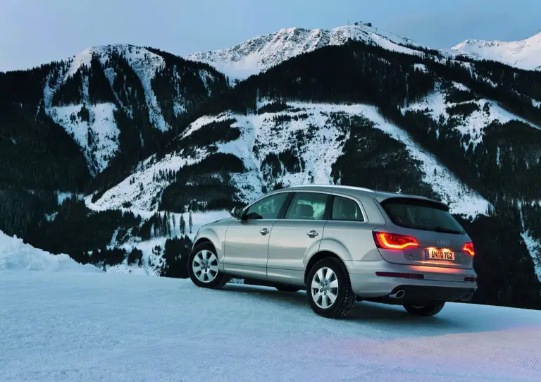 Audi Q7 2010 - 10