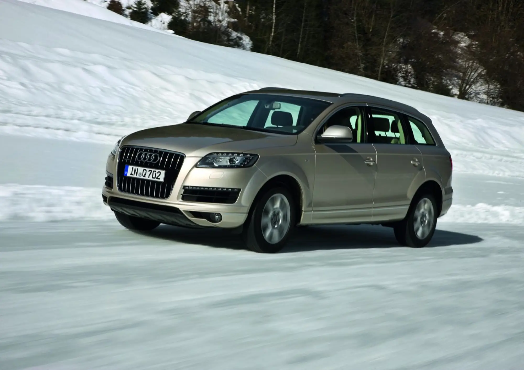 Audi Q7 2010 - 14