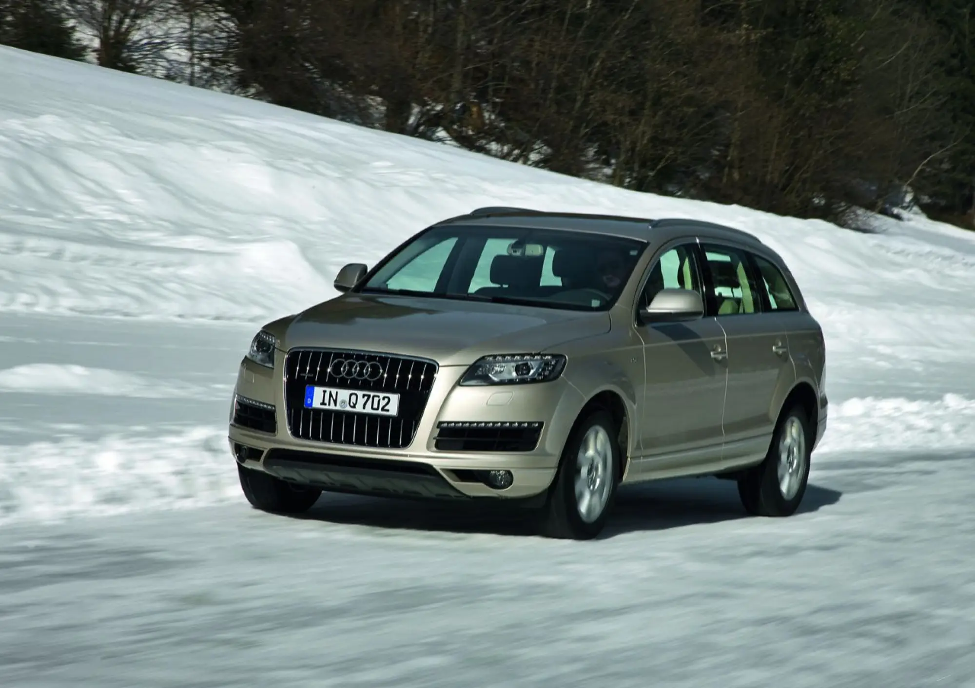 Audi Q7 2010 - 21