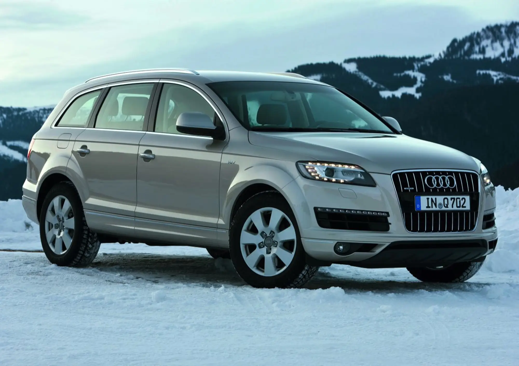 Audi Q7 2010 - 12