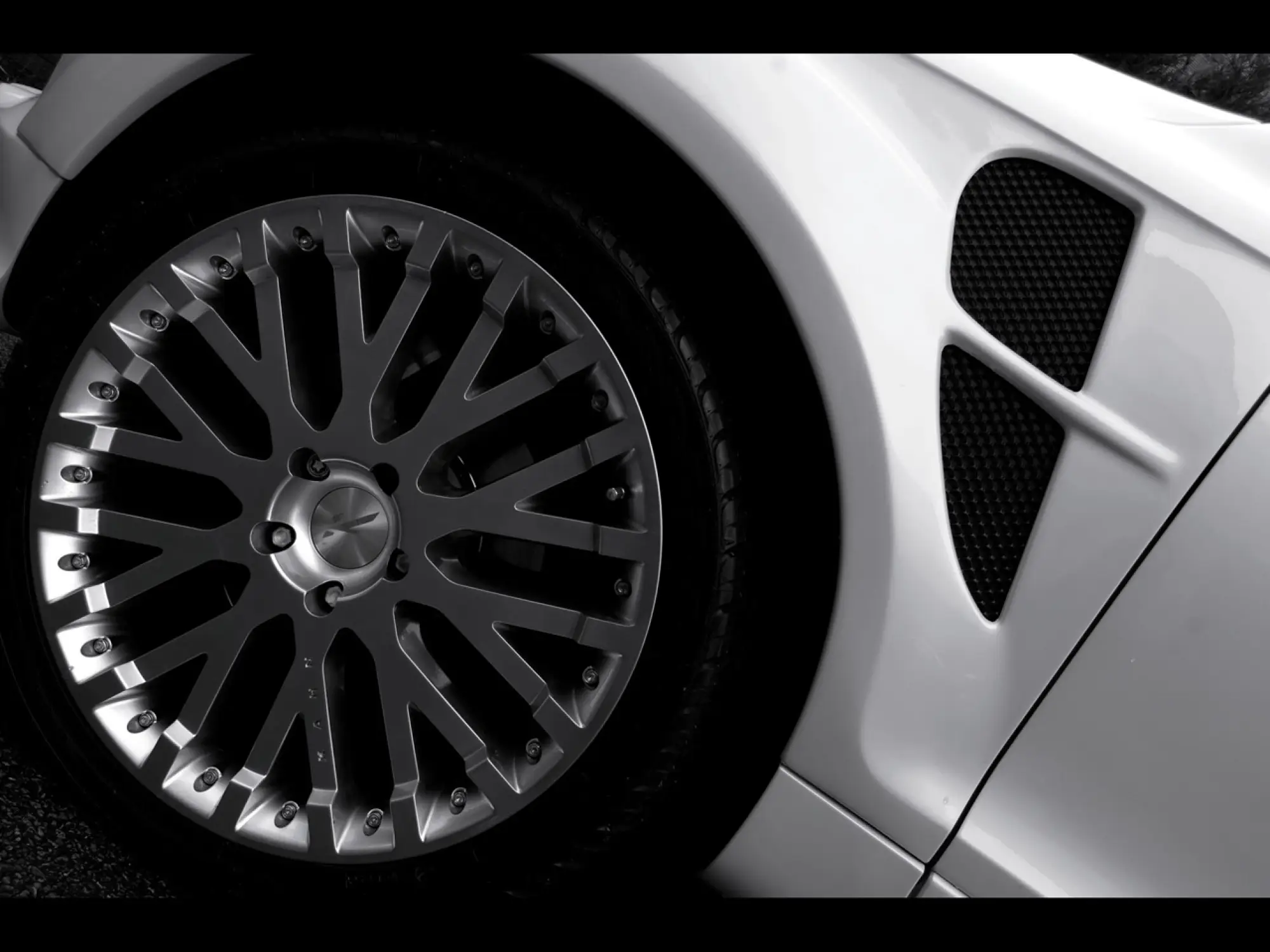 Audi Q7 by Project Kahn - 2