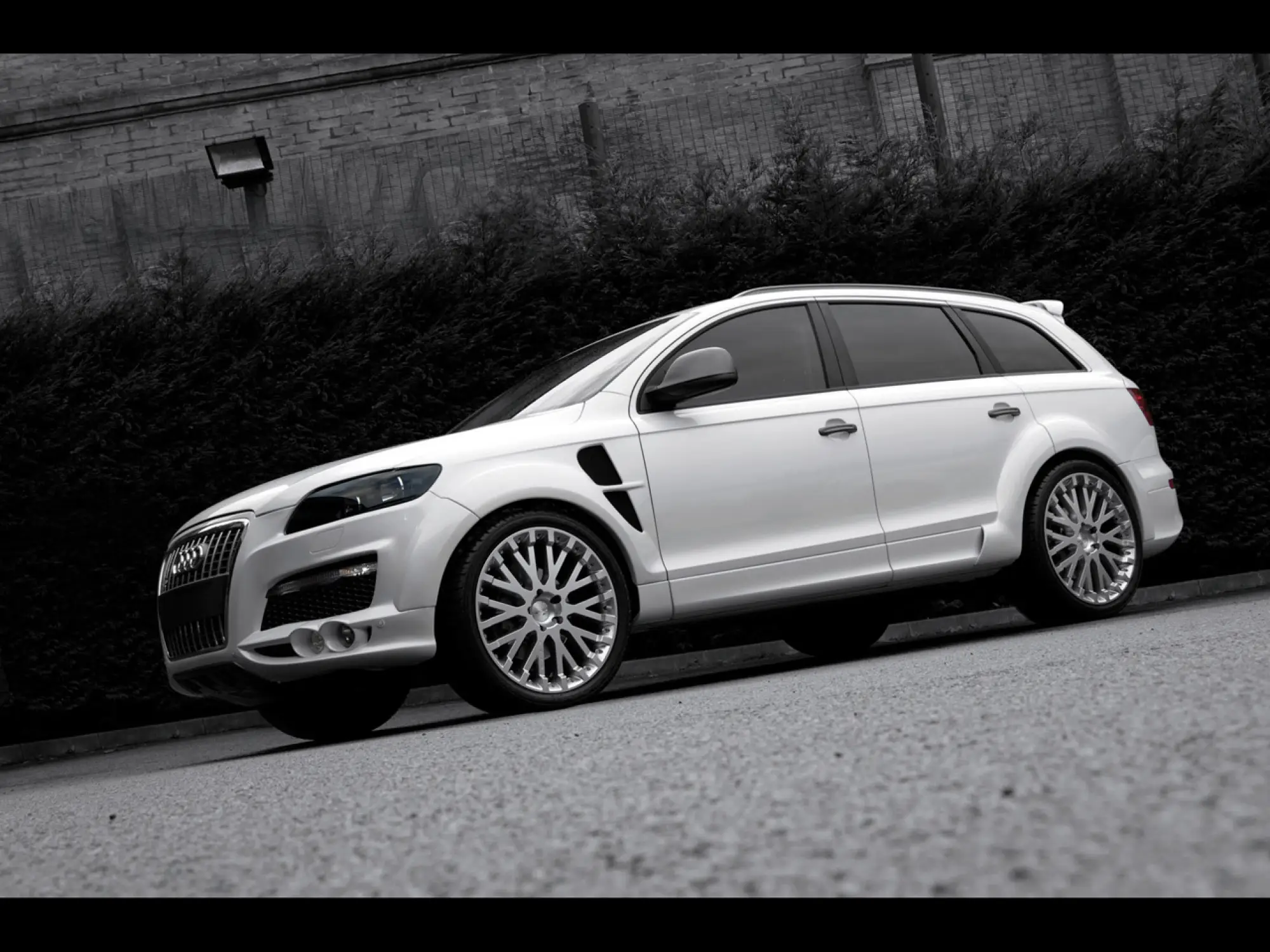 Audi Q7 by Project Kahn - 4