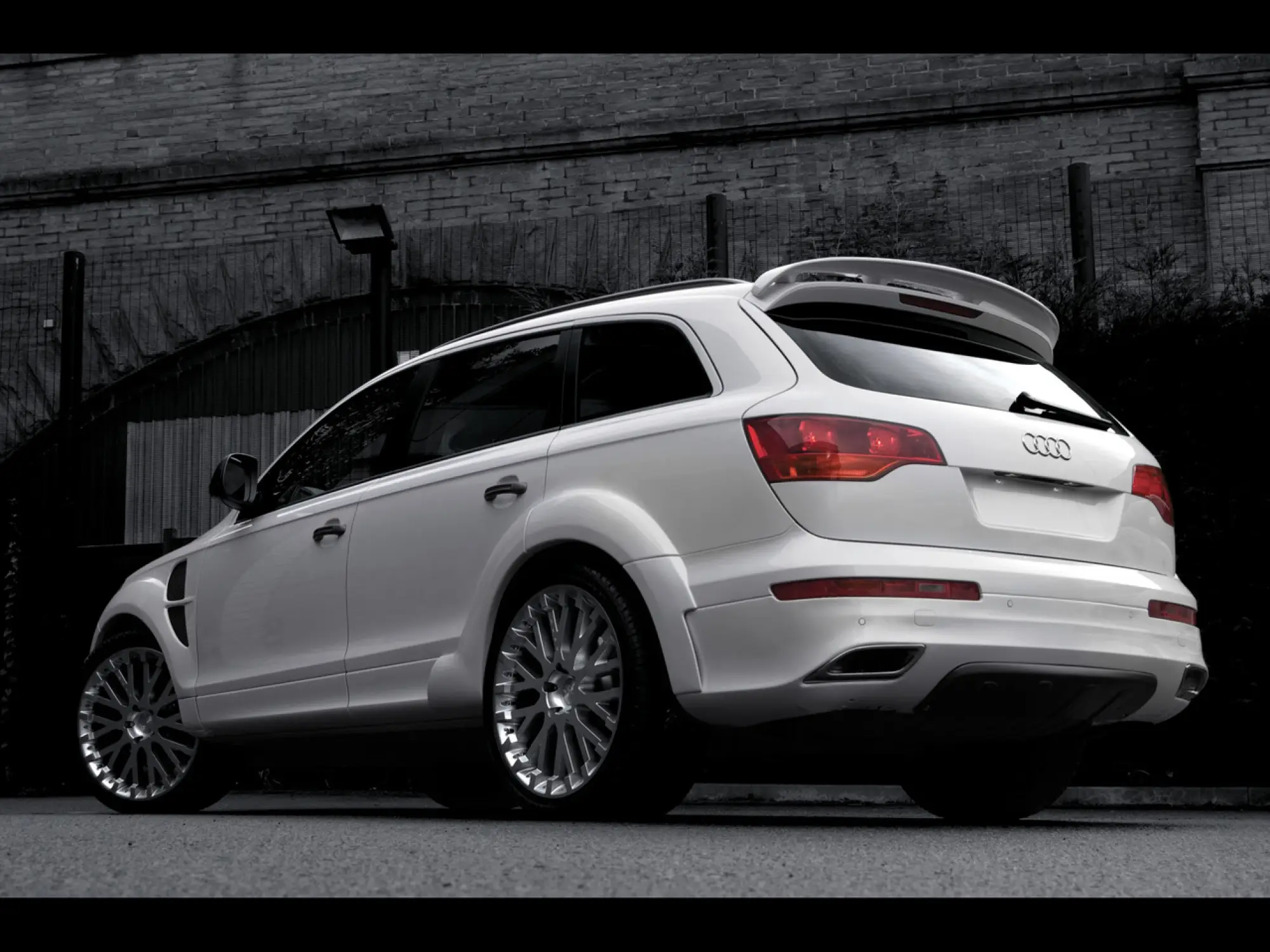 Audi Q7 by Project Kahn - 7