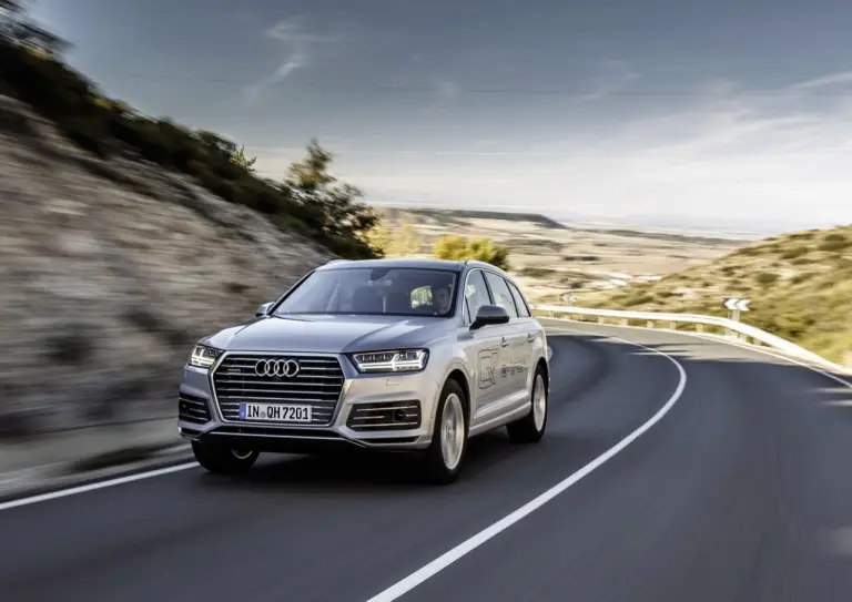 Audi Q7 e-tron 3.0 TDI quattro - 5