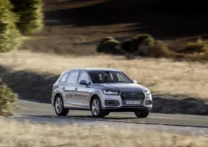 Audi Q7 e-tron 3.0 TDI quattro - 8