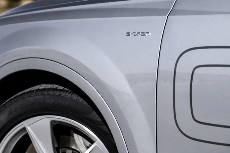 Audi Q7 e-tron MY 2016 - 41