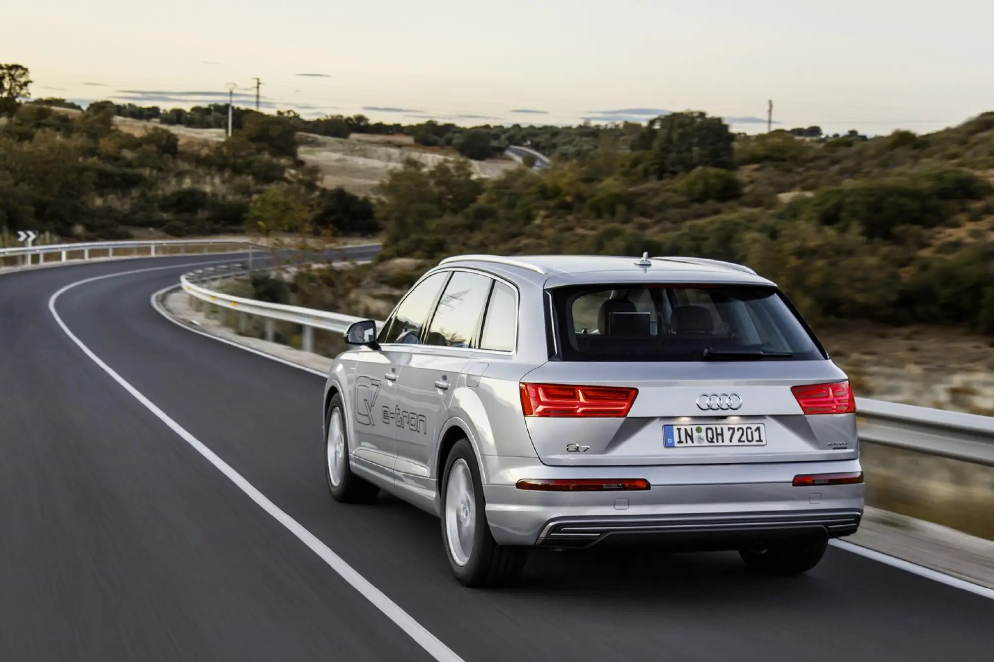 Audi Q7 e-tron MY 2016 - 42