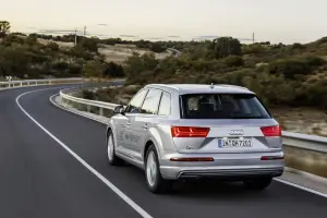 Audi Q7 e-tron MY 2016 - 42