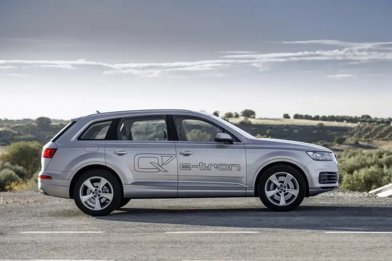 Audi Q7 e-tron MY 2016 - 55