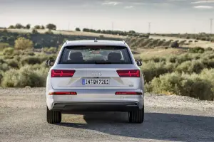 Audi Q7 e-tron MY 2016 - 56