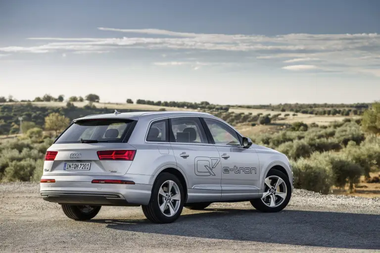Audi Q7 e-tron MY 2016 - 57