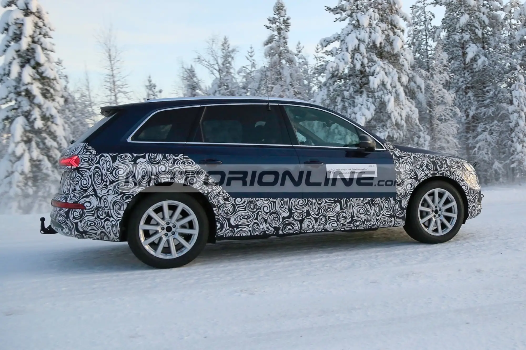 Audi Q7 facelift - Foto spia 20-12-2018 - 13
