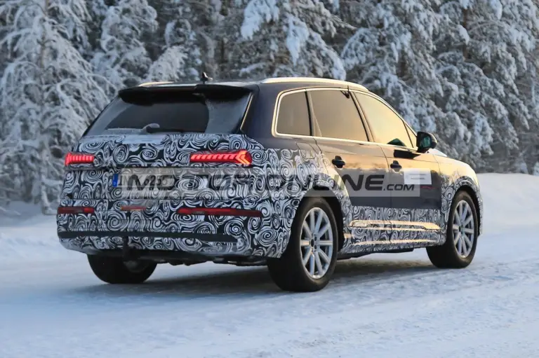Audi Q7 facelift - Foto spia 20-12-2018 - 14