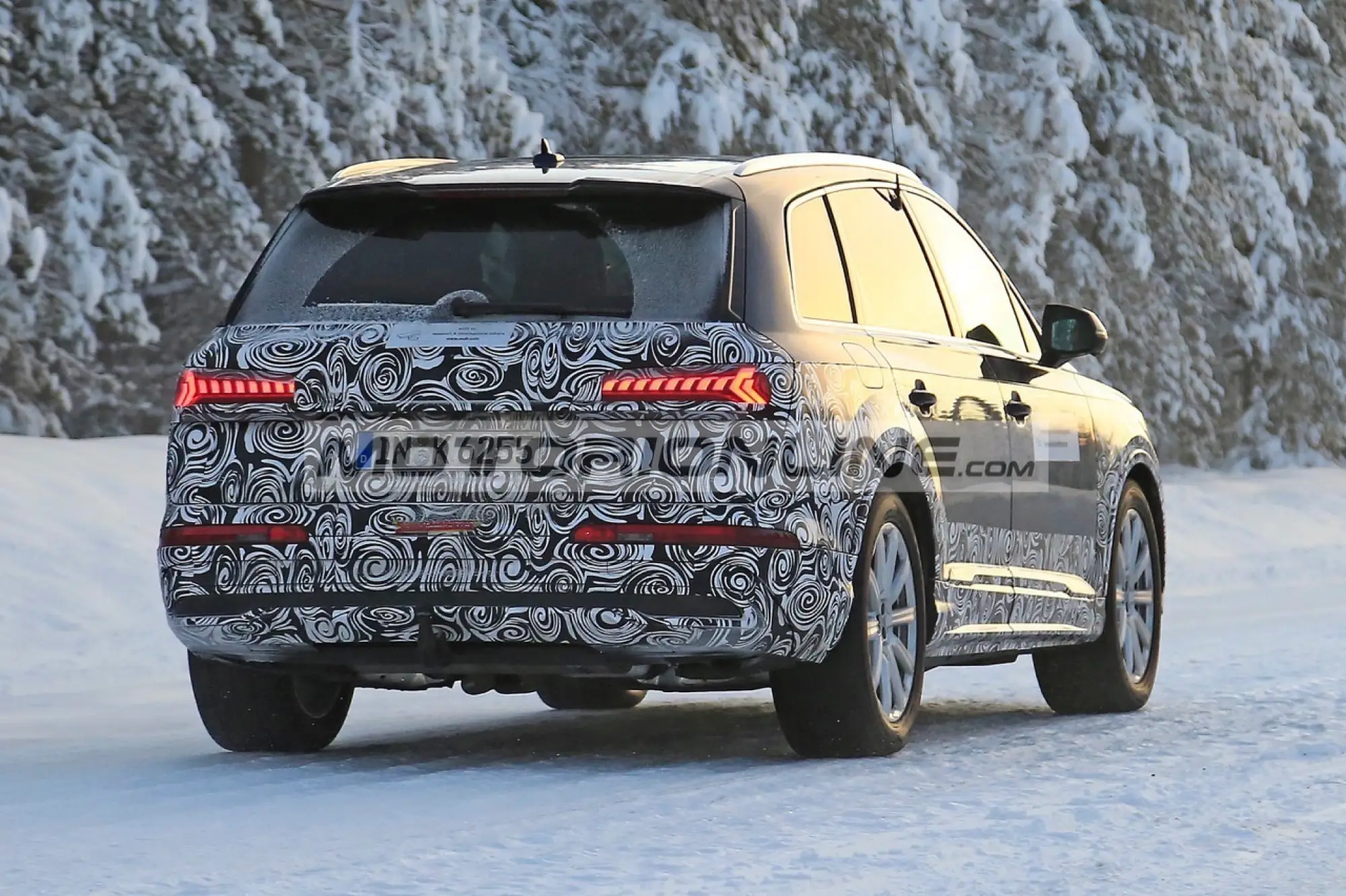 Audi Q7 facelift - Foto spia 20-12-2018 - 15