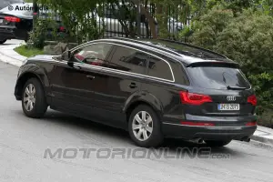 Audi Q7 - Foto spia 25-05-2013