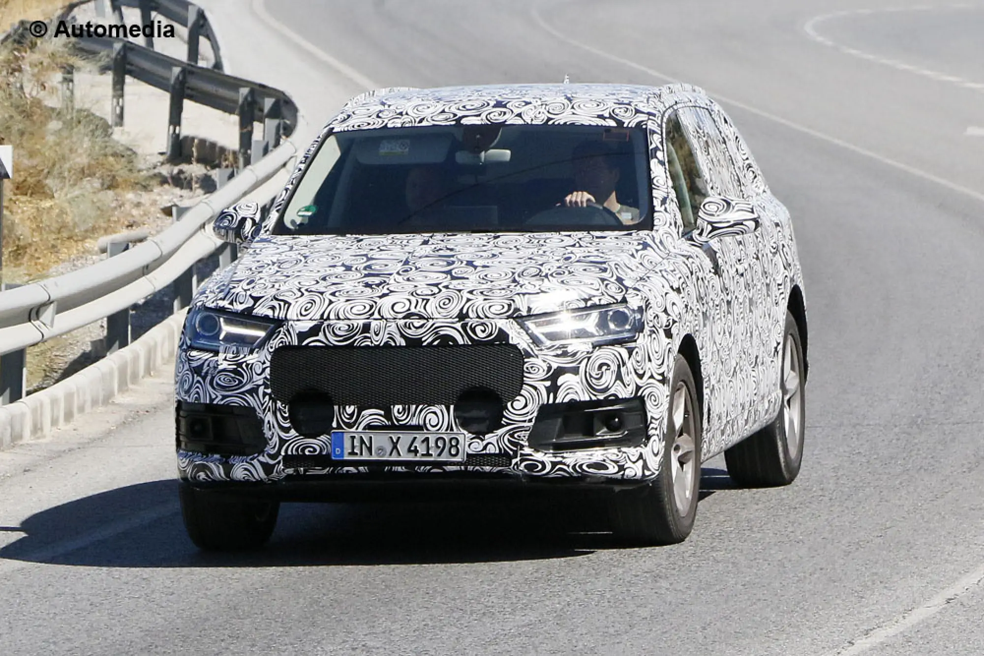 Audi Q7 - foto spia (settembre 2014) - 1