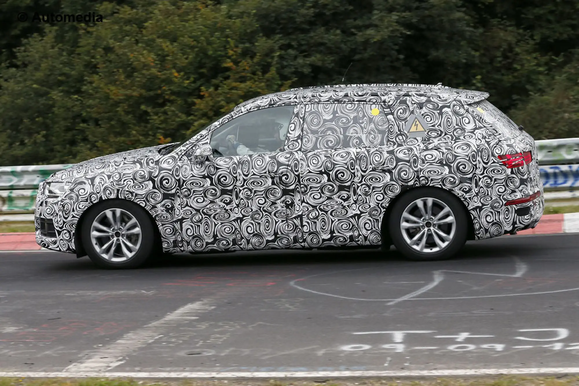 Audi Q7 - foto spia (settembre 2014) - 8