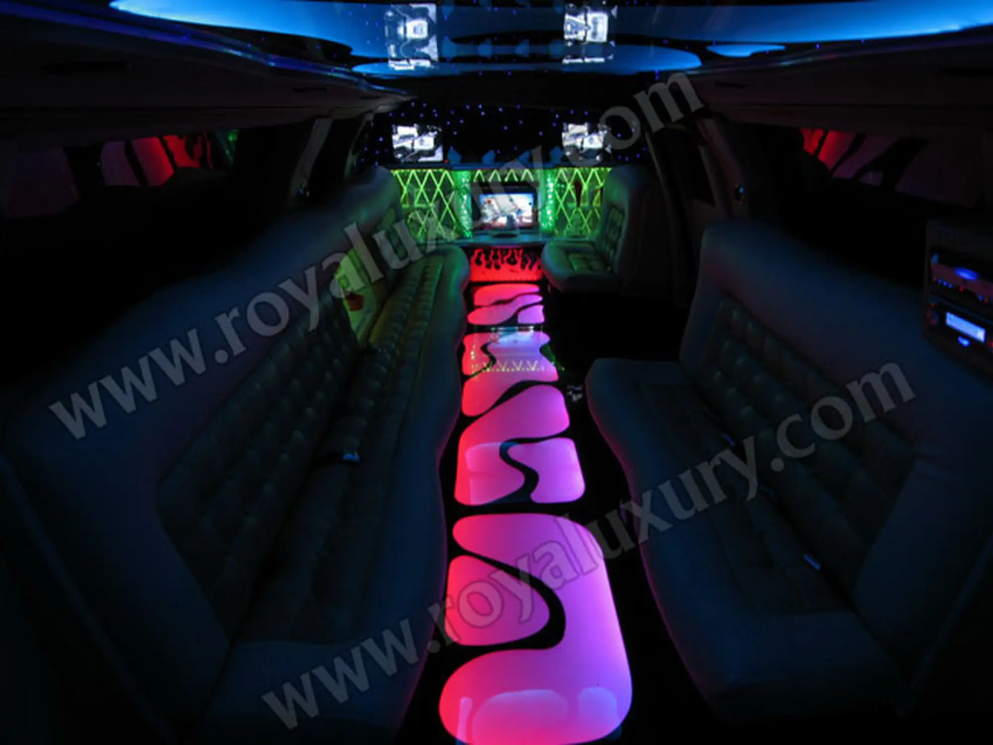 Audi Q7 Limousine - 12