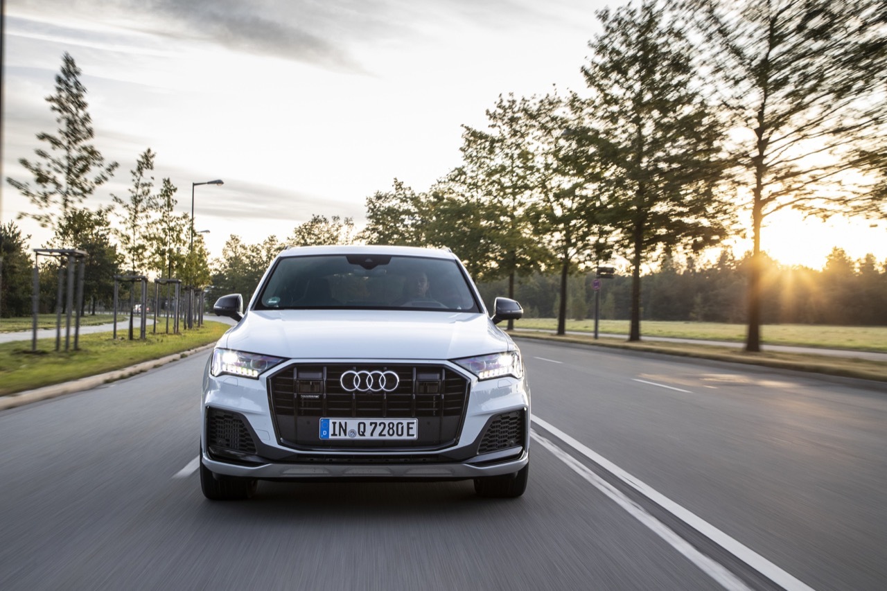 Audi Q7 TFSI e quattro - nuove foto  