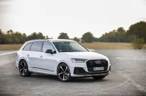 Audi Q7 TFSI e quattro - nuove foto  