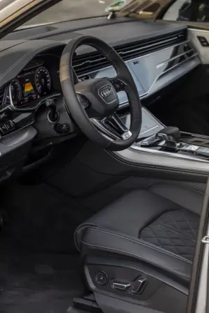 Audi Q7 TFSI e quattro - nuove foto  