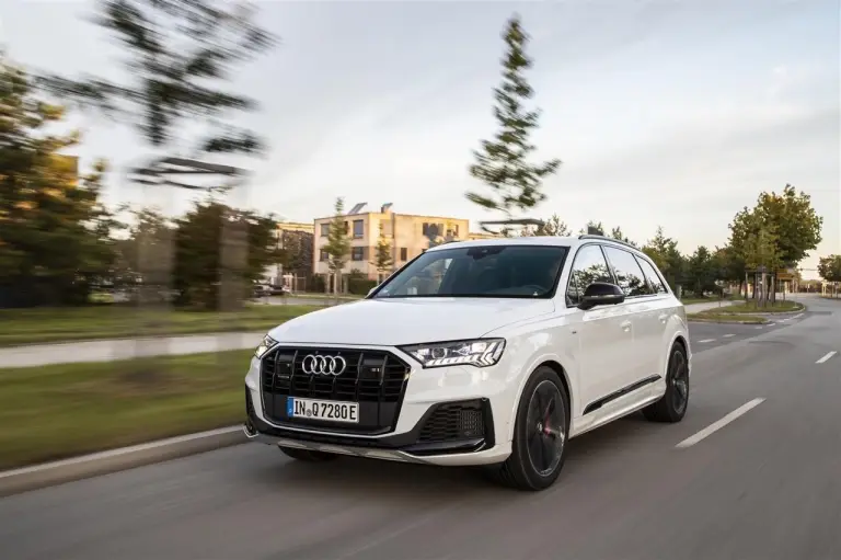 Audi Q7 TFSI ibrida plug-in - Foto ufficiali - 2