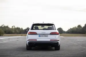 Audi Q7 TFSI ibrida plug-in - Foto ufficiali - 14