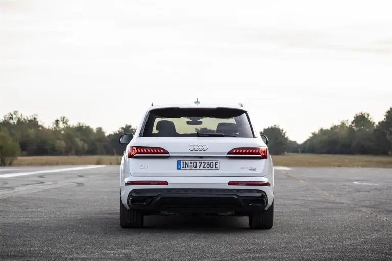 Audi Q7 TFSI ibrida plug-in - Foto ufficiali - 14