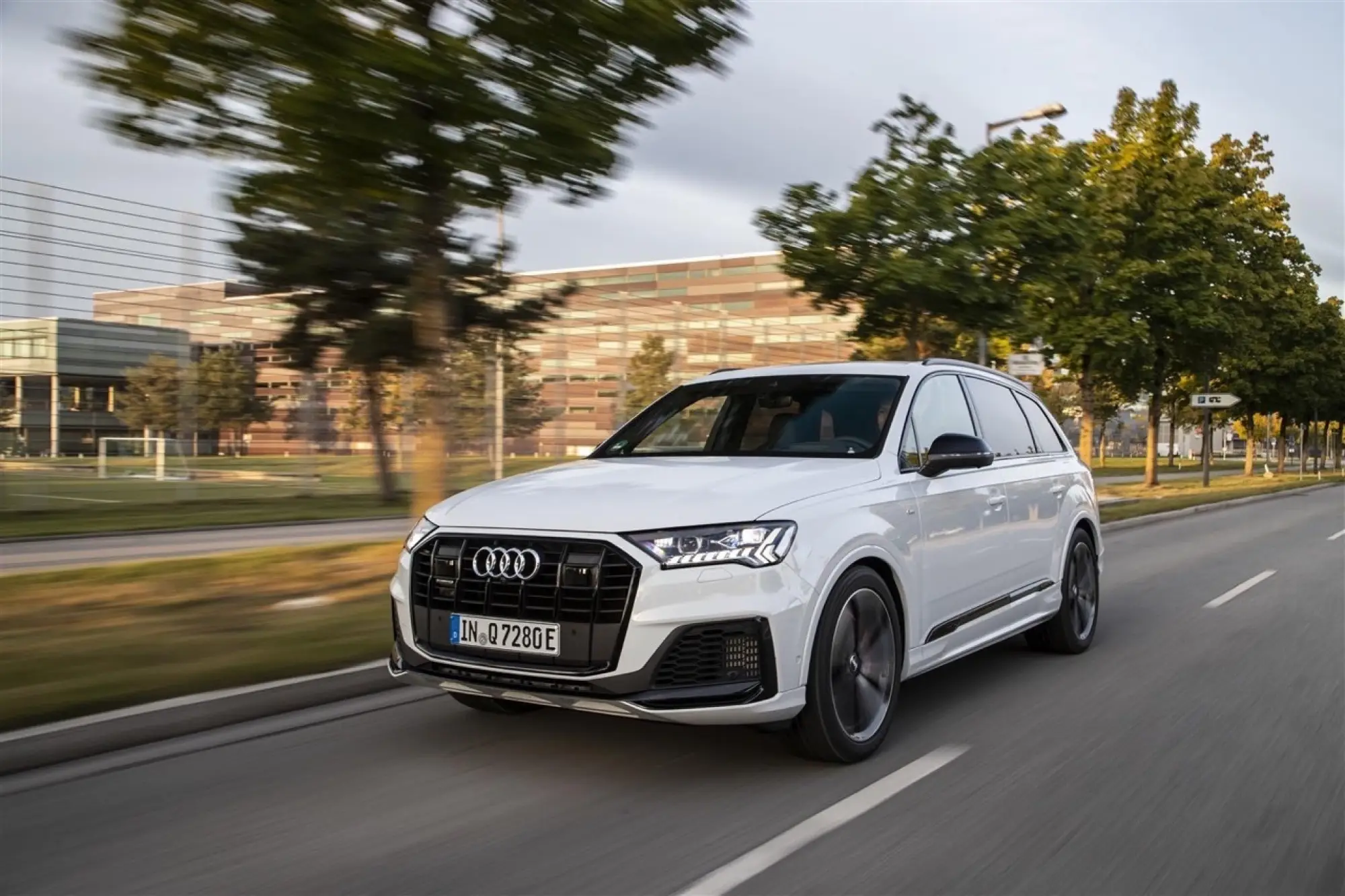 Audi Q7 TFSI ibrida plug-in - Foto ufficiali - 18