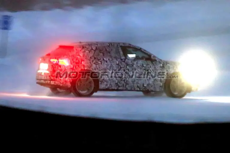 Audi Q8 - Foto spia 02-01-2017 - 3