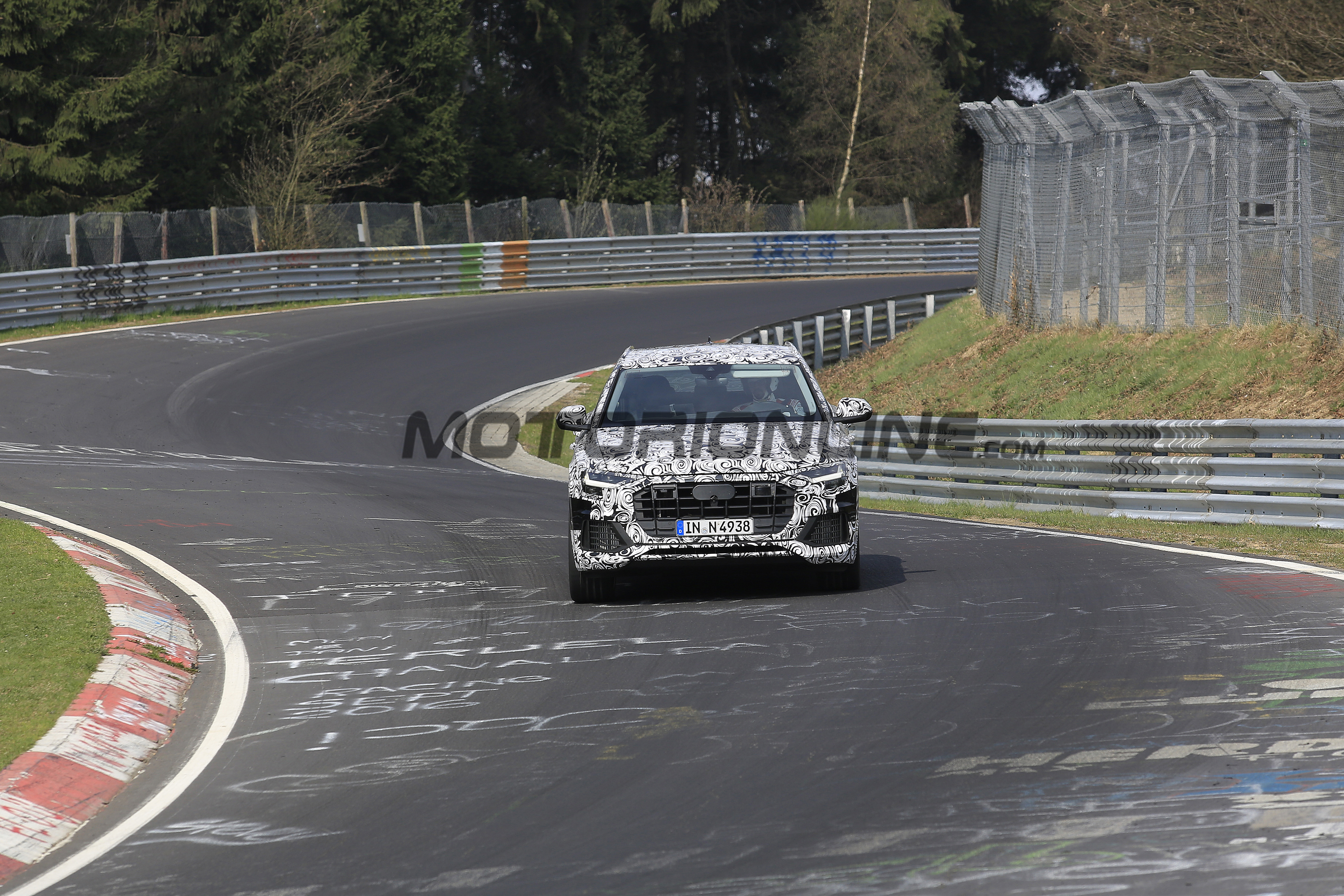 Audi Q8 - Foto spia 06-04-2017