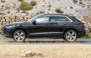 Audi Q8 - Foto spia 08-01-2018 - 3