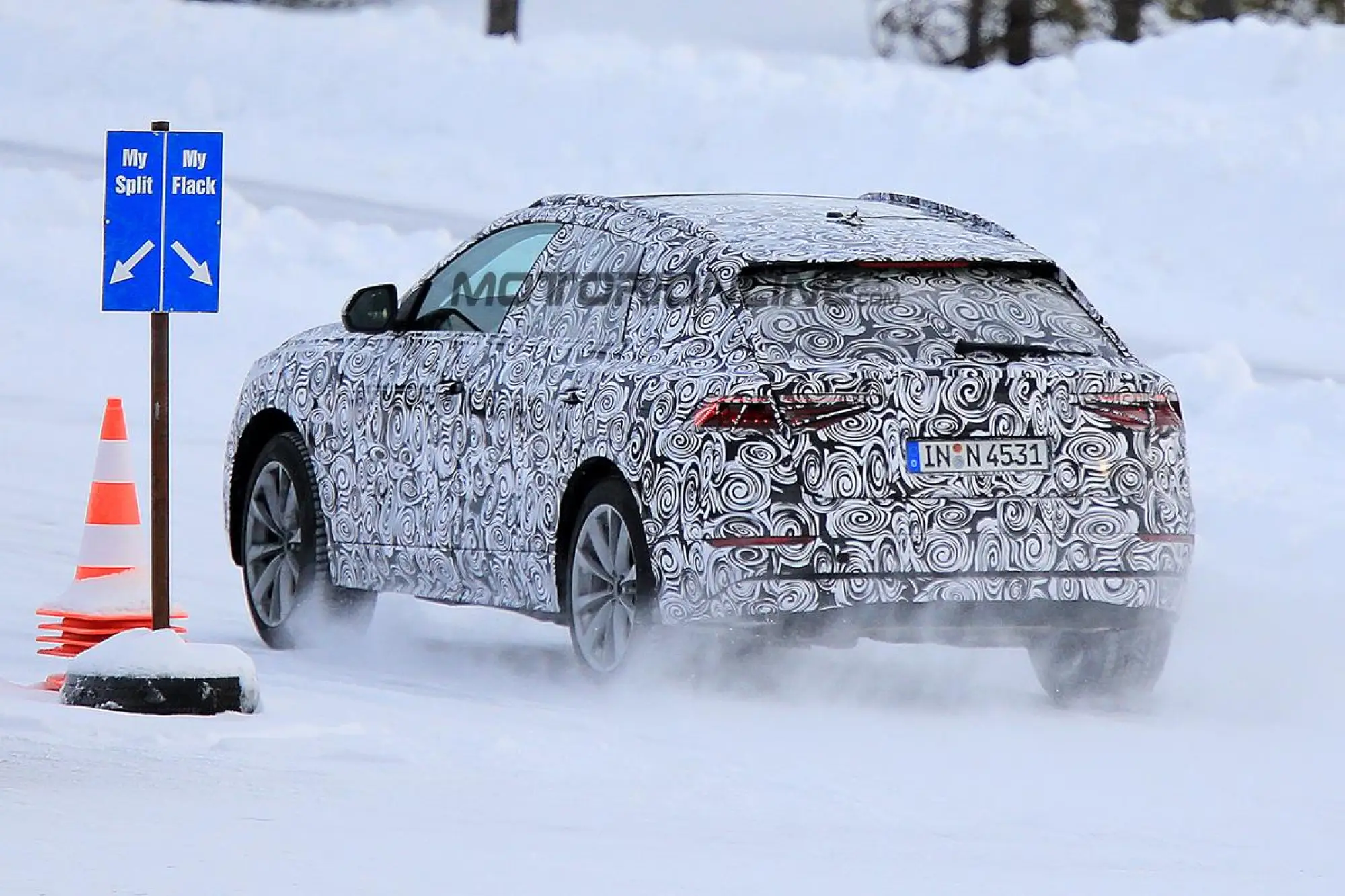 Audi Q8 - Foto spia 25-01-2017 - 14
