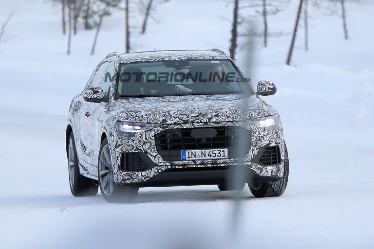 Audi Q8 - Foto spia 25-01-2017 - 4