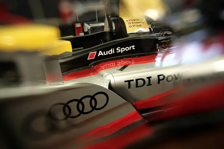 Audi R15 TDI 2010 - 7